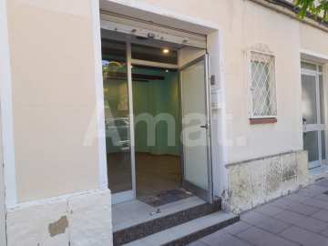 Local comercial al centre de Sant Just Desvern