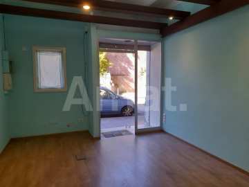 Local comercial al centre de Sant Just Desvern -4