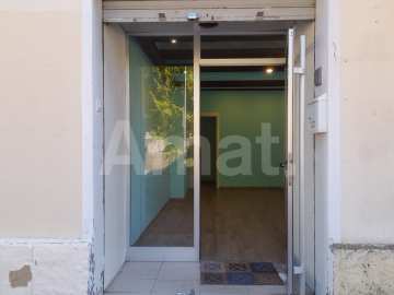 Local comercial al centre de Sant Just Desvern -7