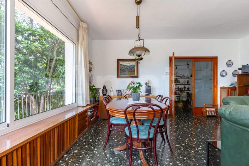 Magnificent detached house with swimming pool and large garden in Cabrils -10