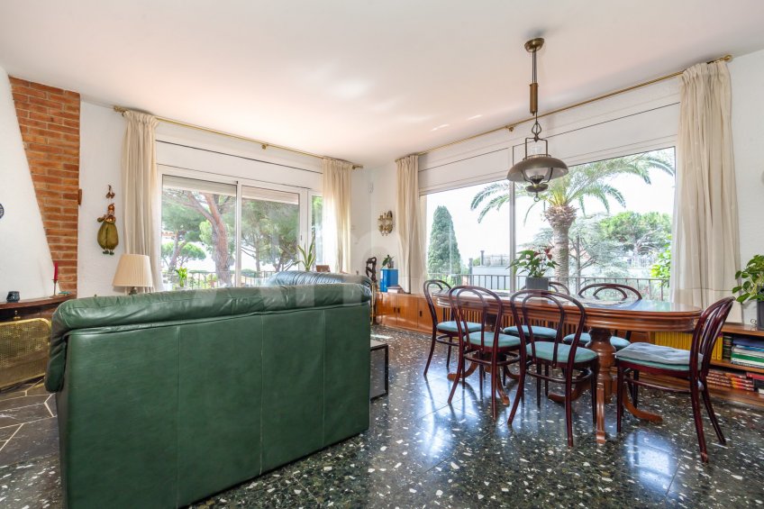 Magnificent detached house with swimming pool and large garden in Cabrils -14