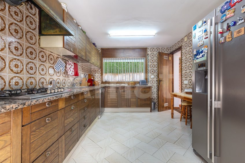 Magnificent detached house with swimming pool and large garden in Cabrils -15