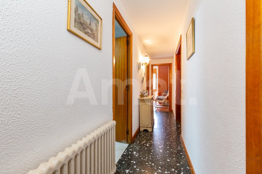 Magnificent detached house with swimming pool and large garden in Cabrils -19