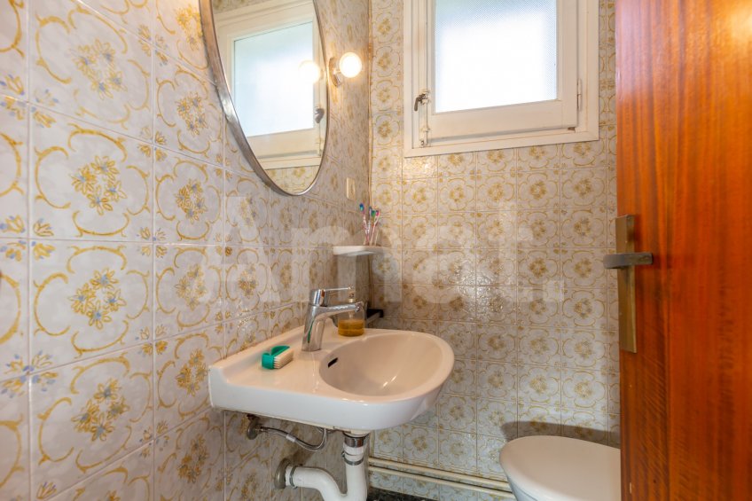 Magnificent detached house with swimming pool and large garden in Cabrils -23
