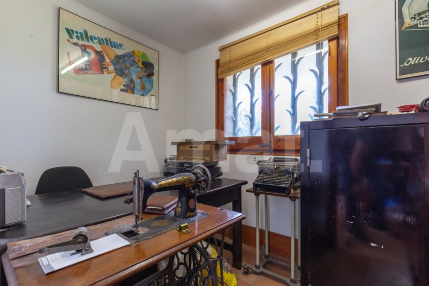 Magnificent detached house with swimming pool and large garden in Cabrils -29