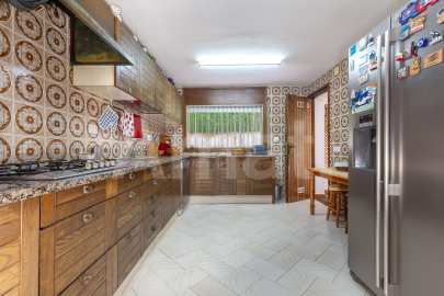 Magnificent detached house with swimming pool and large garden in Cabrils -15