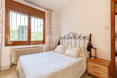 Magnificent detached house with swimming pool and large garden in Cabrils -25