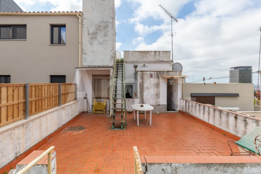 Casa amb vistes, a Finestrelles tocant a Collserola -44