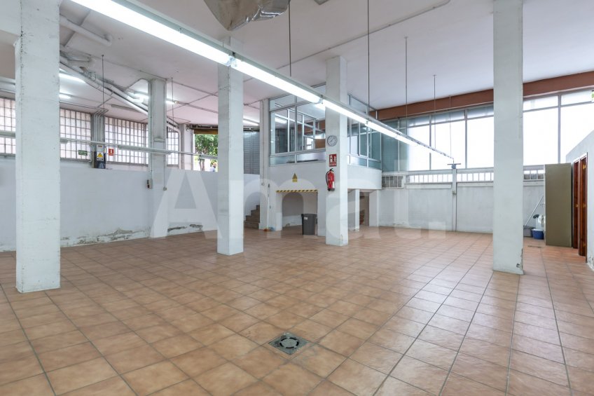 Gran local cantoner de 398 m² a Esplugues, junt a la Ronda de Dalt -16