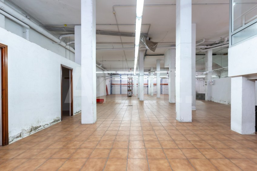Gran local cantoner de 398 m² a Esplugues, junt a la Ronda de Dalt -19