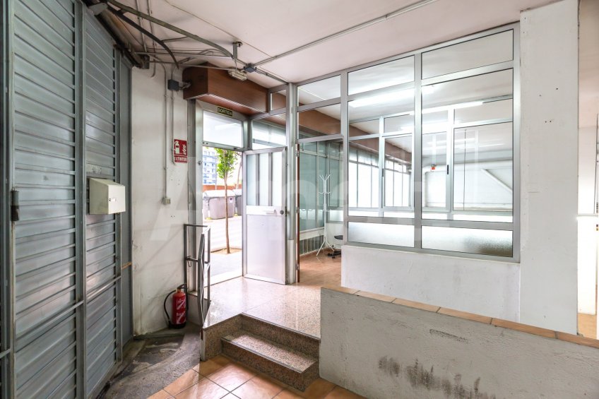 Gran local cantoner de 398 m² a Esplugues, junt a la Ronda de Dalt -26