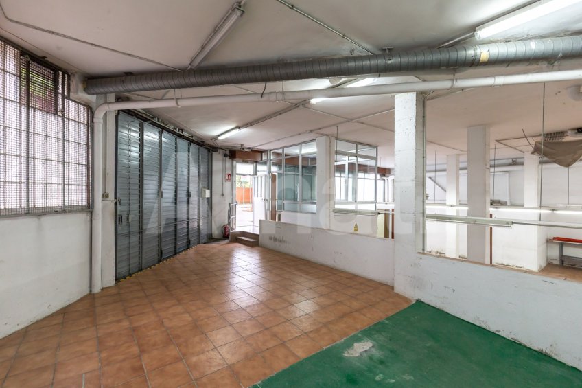 Gran local cantoner de 398 m² a Esplugues, junt a la Ronda de Dalt -30