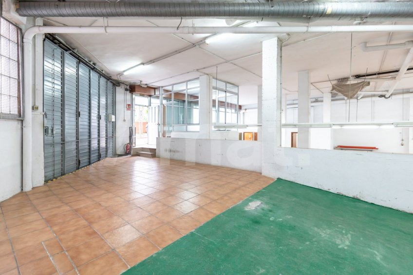 Gran local cantoner de 398 m² a Esplugues, junt a la Ronda de Dalt -31