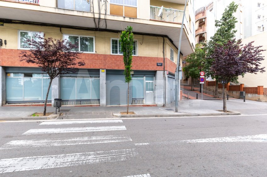 Gran local cantoner de 398 m² a Esplugues, junt a la Ronda de Dalt -34
