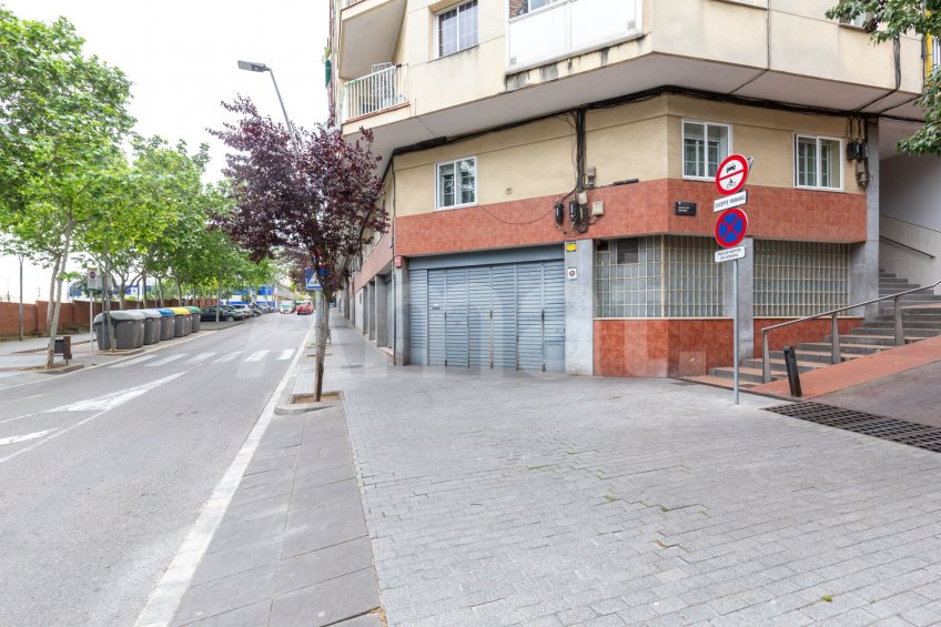 Gran local cantoner de 398 m² a Esplugues, junt a la Ronda de Dalt -36