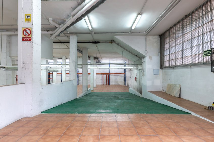 Gran local cantoner de 398 m² a Esplugues, junt a la Ronda de Dalt -5