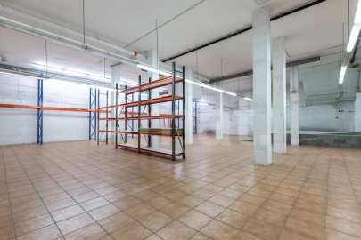 Gran local cantoner de 398 m² a Esplugues, junt a la Ronda de Dalt -12