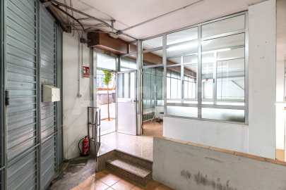 Gran local cantoner de 398 m² a Esplugues, junt a la Ronda de Dalt -26