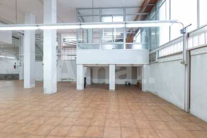 Gran local cantoner de 398 m² a Esplugues, junt a la Ronda de Dalt -32