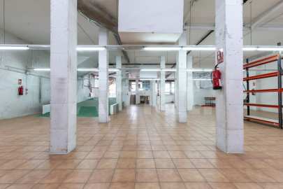 Gran local cantoner de 398 m² a Esplugues, junt a la Ronda de Dalt -8