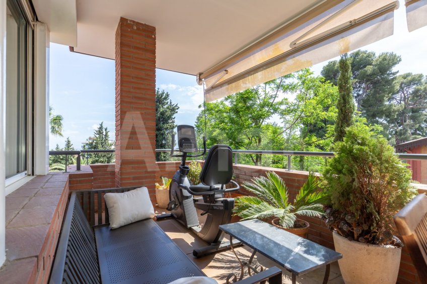 Vivienda única con gran terraza, piscina y excelentes conexiones -19