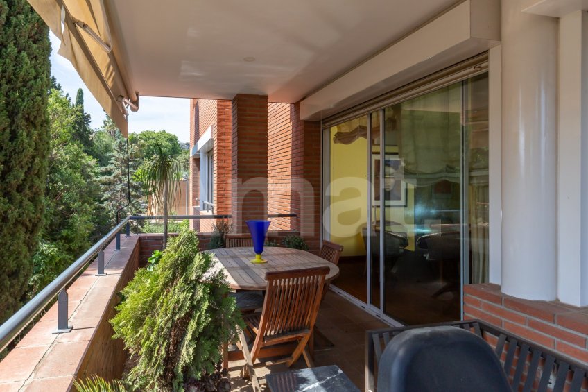 Vivienda única con gran terraza, piscina y excelentes conexiones -23
