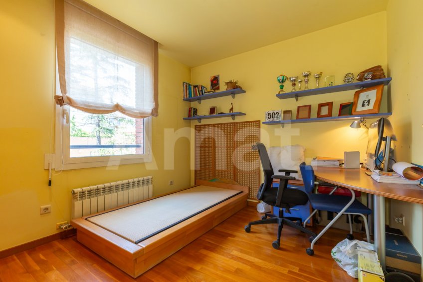 Vivienda única con gran terraza, piscina y excelentes conexiones -33