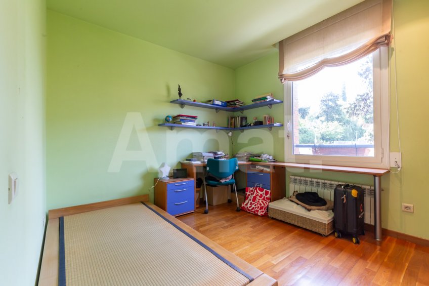 Vivienda única con gran terraza, piscina y excelentes conexiones -35