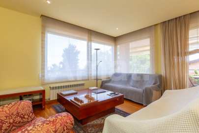 Vivienda única con gran terraza, piscina y excelentes conexiones -15