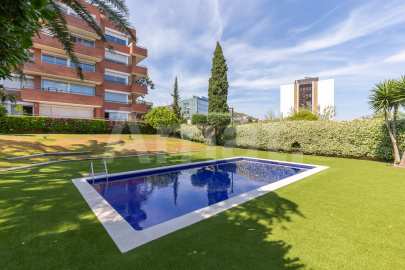 Vivienda única con gran terraza, piscina y excelentes conexiones -39