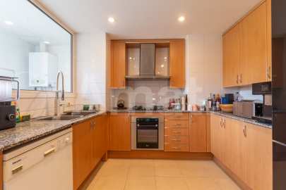 Vivienda única con gran terraza, piscina y excelentes conexiones -5