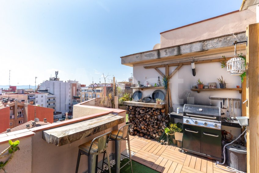 Lluminós àtic cantoner amb gran terrassa -31