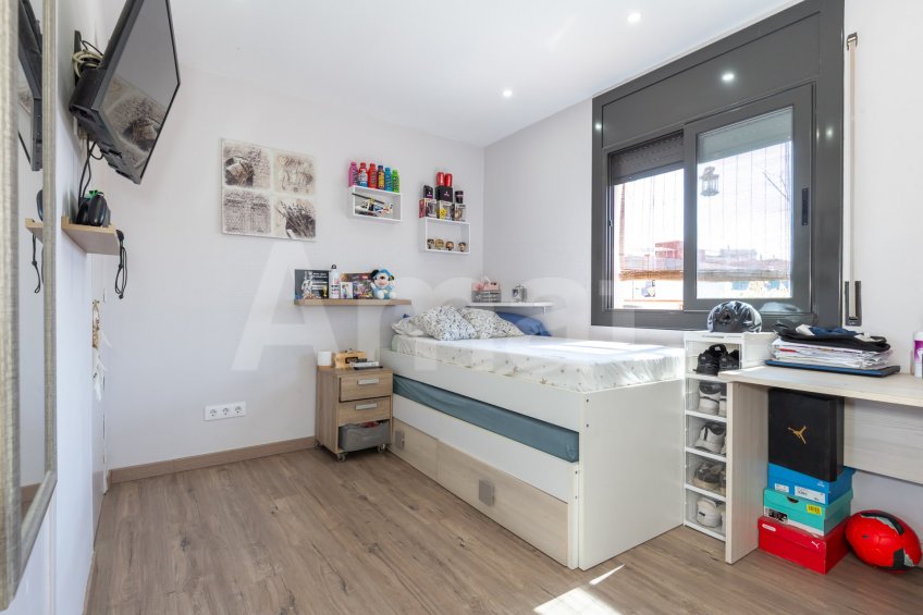 Lluminós àtic cantoner amb gran terrassa -45