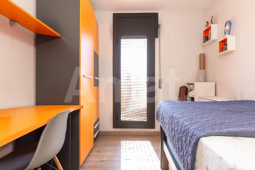 Lluminós àtic cantoner amb gran terrassa -50
