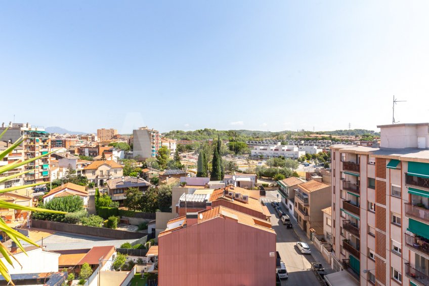 Lluminós àtic cantoner amb gran terrassa -55