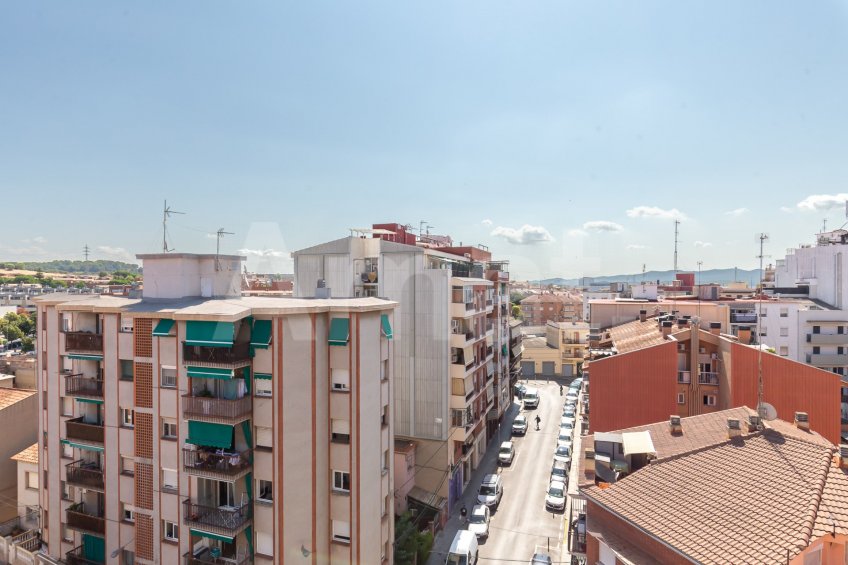 Lluminós àtic cantoner amb gran terrassa -56