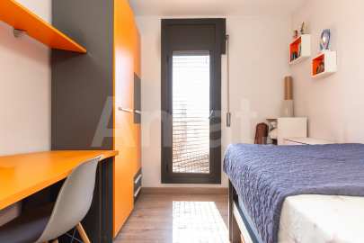 Lluminós àtic cantoner amb gran terrassa -50
