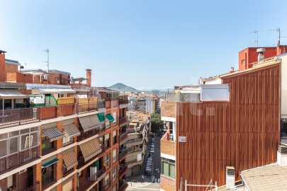 Lluminós àtic cantoner amb gran terrassa -57