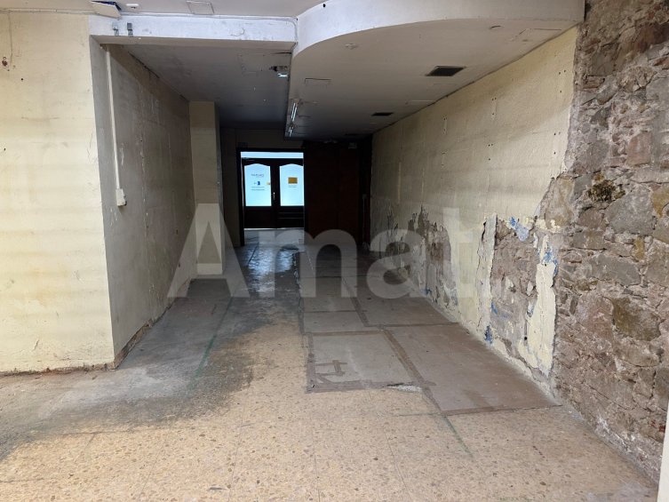 Amplio local de 315 m² con doble acceso en una excelente ubicación -12