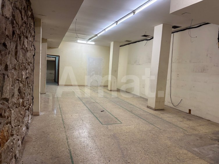 Amplio local de 315 m² con doble acceso en una excelente ubicación -15