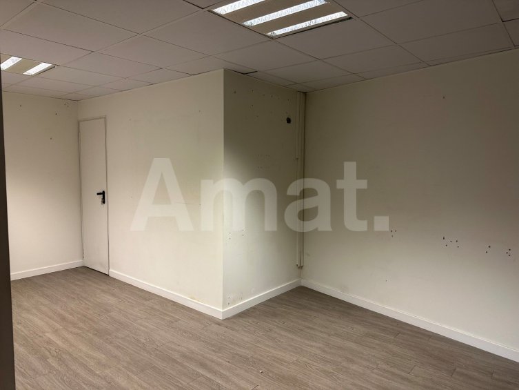 Amplio local de 315 m² con doble acceso en una excelente ubicación -3