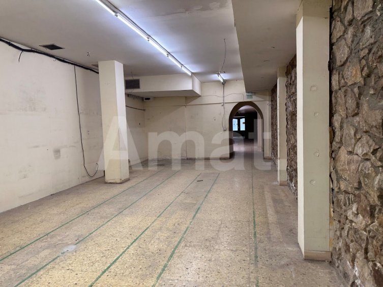 Amplio local de 315 m² con doble acceso en una excelente ubicación -5