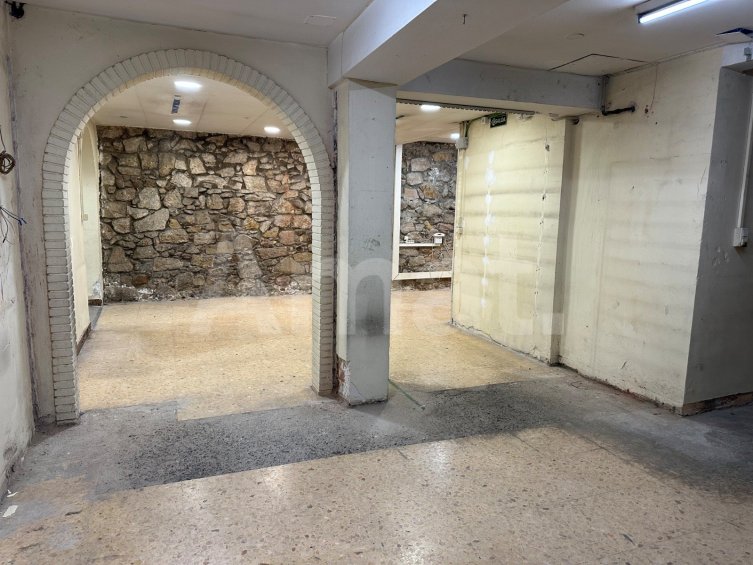 Amplio local de 315 m² con doble acceso en una excelente ubicación -7