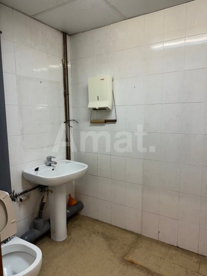 Amplio local de 315 m² con doble acceso en una excelente ubicación -8