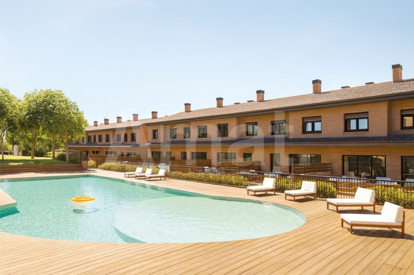 AUTOPROMOCIO BEGUES - Brand new terrace house with 67m2 of garden -5
