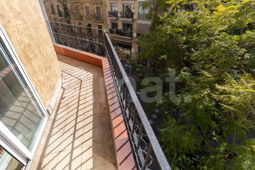 Piso exterior con terrazas en Fort Pienc -33