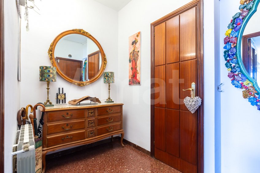 East-facing apartment with balcony and views, in Esquerra Eixample -10