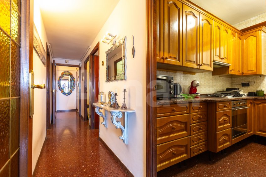 East-facing apartment with balcony and views, in Esquerra Eixample -16
