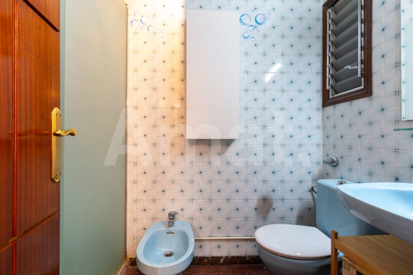 East-facing apartment with balcony and views, in Esquerra Eixample -18
