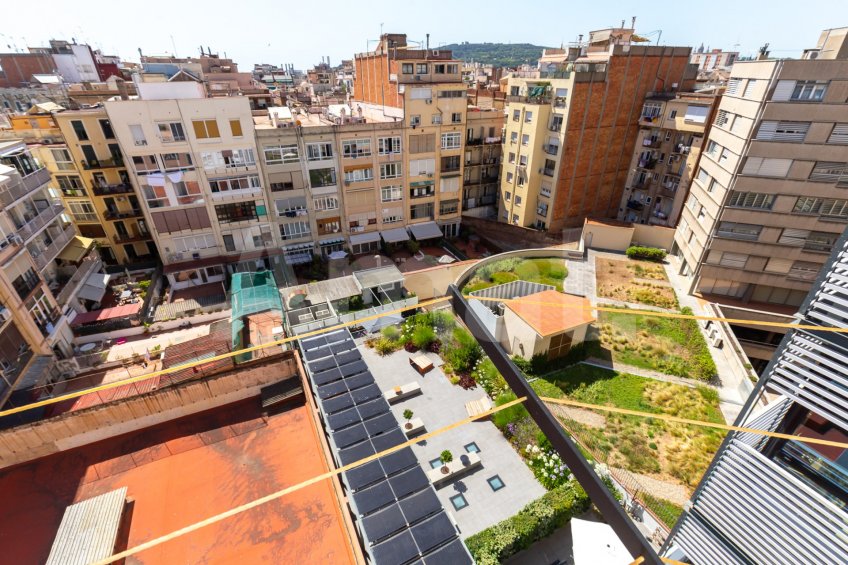 East-facing apartment with balcony and views, in Esquerra Eixample -20